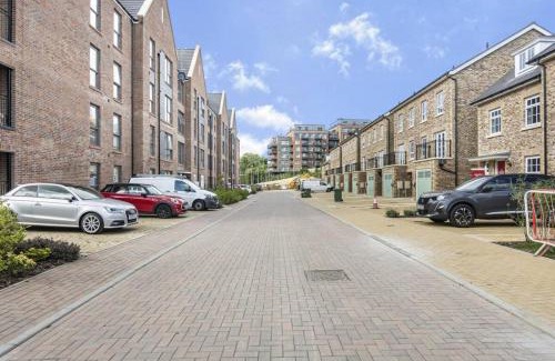 Maidstone Apartment | Luxury 5 bed Apt Maidstone, sleeps 6 with Free Parking
