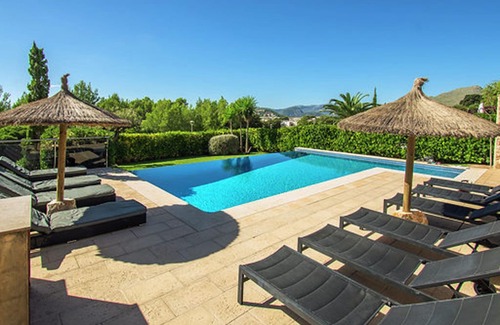 Puerto de Pollensa Villa | Luxury 5 bed villa, private pool, sea views, 300m to Pine Walk,Wi-Fi
