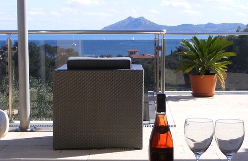 Puerto de Pollensa Villa | Luxury 5 bed villa, private pool, sea views, 300m to Pine Walk,Wi-Fi