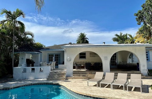 Highland Garden Villa | Luxury 5 Bedroom Art Villa, Heated Pool, Hot tub, Billiards, Grill!