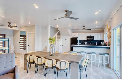 George Town House | Luxury 5 bedroom home on the water with private pool