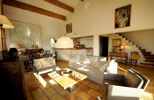 Cesseras Villa | Luxury 5 Bedroom Home in Languedoc with Pool