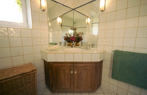 Cesseras Villa | Luxury 5 Bedroom Home in Languedoc with Pool