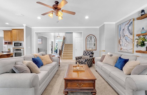 South Tulsa House | Luxury 5 Bedroom Oasis w/Pool, Waterfall, & More in Tulsa