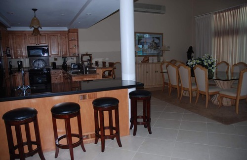 Paradise Island Villa | Luxury 5 Bedroom Ocean Front Villa