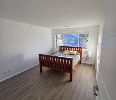 Rouse Hill Villa | Luxury 5 Bedrooms 3 full Bathrooms home in centre of Rouse Hill