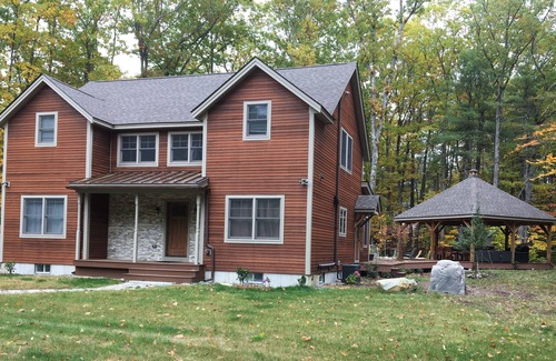 Mount Sunapee House | Luxury 5 br home minutes from Slopes and Lake