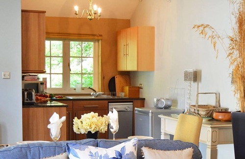 Helston Cottage | Luxury 5-star single-storey cottage for two near the Cornish coast