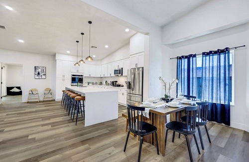 Desert Hills Villa | LUXURY 5 STARS! 7BR Private Pickleball NEW remodeling!