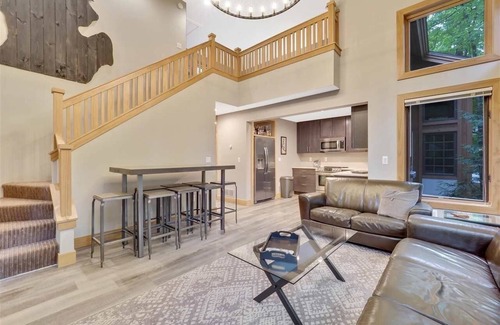 Boyne Falls Condo | Luxury 5bd/5bth Condo, Walk to the Boyne Ski Lifts and Lodge!