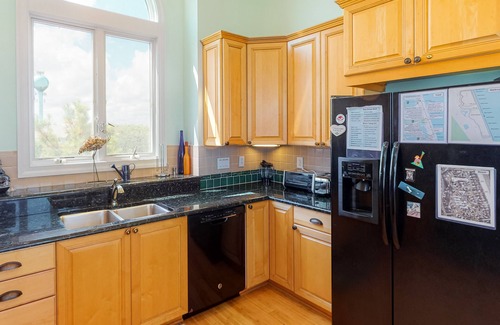 Pine Island House | Luxury 5BR | Private Pool | Hot Tub | Deck