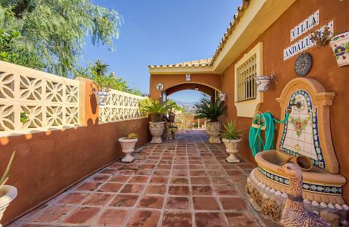 El Faro Villa | Luxury 5BR Villa Andalucía, Private Pool, Gardens & Stunning Sea Views