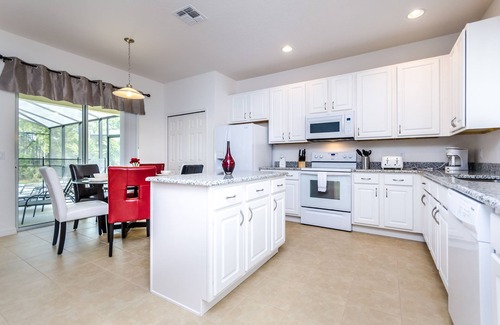 Watersong Villa | Luxury 6-Bed Villa-Private Pool, Spa & Games Room-Near Disney & Top attractions!