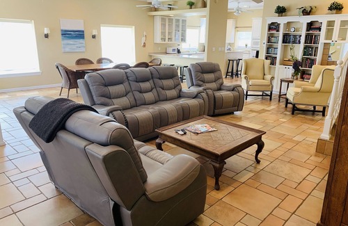 South Padre Island House | Luxury 6 Bedrm Beach Home With Private Pool And Direct Beach Access