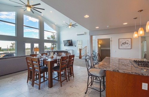 Show Low House | Luxury 6-bedroom home with View, Arcade Table, Fire table, Jet tubs, Deck, Wi-Fi