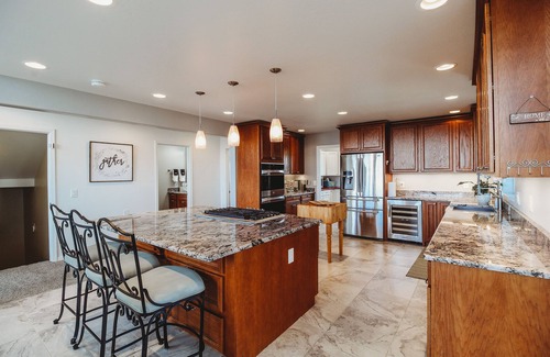 Show Low House | Luxury 6-bedroom home with View, Arcade Table, Fire table, Jet tubs, Deck, Wi-Fi