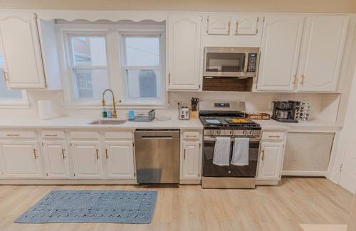 Atlantic City House | Luxury 6BR Beach Home, Sleeps 16 – 1.5 Blks to Beach