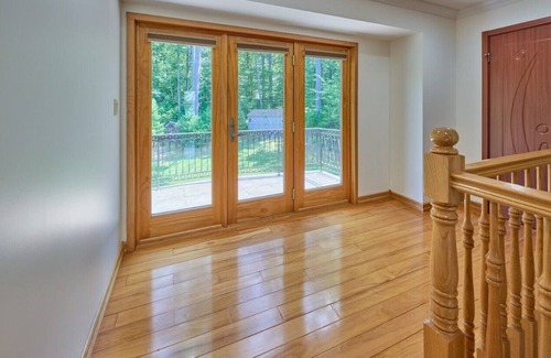 Town of Highland House | Luxury 6BR Catskills Retreat - Lakefront, Saltwater Pool, Home Theatre