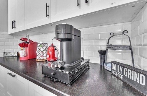 Gainesville House | Luxury 6BR Home Near UF & Downtown