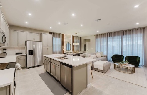 Florida Central Atlantic Coast House | Luxury 6BR Villa near Disney with Pool