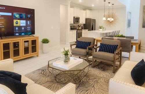 Loughman Villa | Luxury 6BR Villa w/Private Pool at Solterra