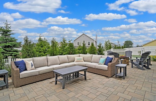 Scarborough House | Luxury 7 Bedroom Family Beach house, Steps to Beach, Hot Tub, Sleeps 22, Parking