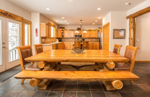 Sunriver House | Luxury 7 BR Home/BEST RATES!/Hot Tub/SHARC/AC/Wi Fi/Sleeps 20