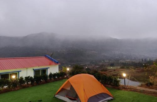 Paud Other | Luxury 8-BR Campsite with Lake and Mountains Views