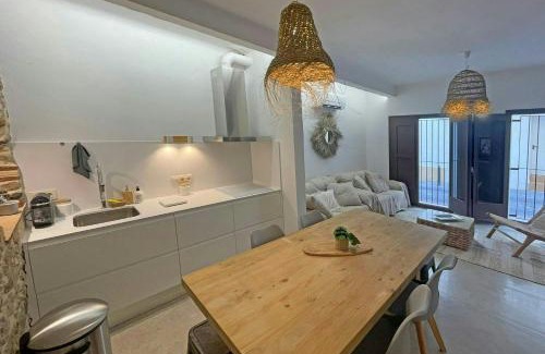 L'Escala House | Luxury 8P town house in center lEscala 50m beach