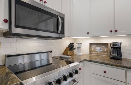 Seaside House | Luxury Accommodations in the Heart of Seaside, FL + 2 Adult Bikes!