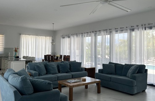 Leeward Settlement Villa | Luxury accommodation on Aqua Divina Waterfront property! Pool!4 ensuite bedrooms