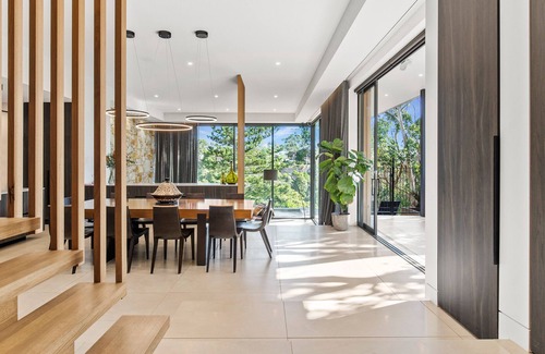 Mount Eliza House | Luxury accommodation, stroll to beach, private yard overlooking bushland