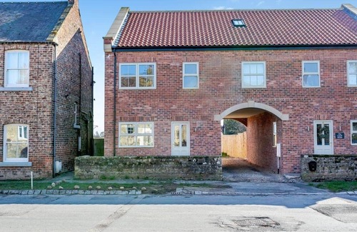 Rainton Cottage | Luxury accommodation for families and couples. Nestled between the North York.