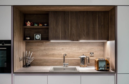Bonnington Apartment | Luxury accommodation in the lively Canonmills area & private parking (free)