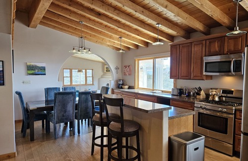 El Prado House | Luxury Adobe Gem - Epic Mountain Views, Hot Tub, Foosball, Loft