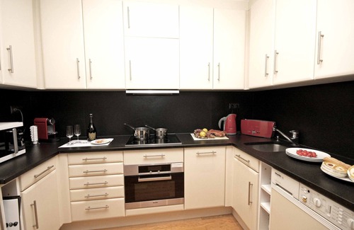 Palais-Royal Apartment | Luxury Air Con 2 bedrm 2.5 baths near new in the heart of Paris near Louvre
