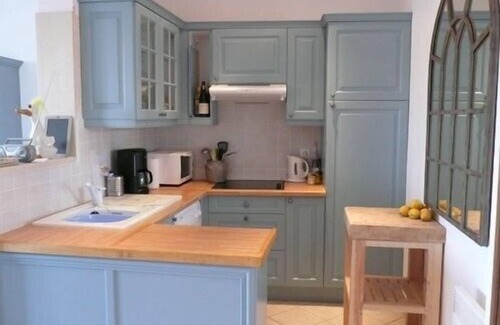 Riou - Petit Juas - Av de Grasse Apartment | Luxury air conditioned apartment
