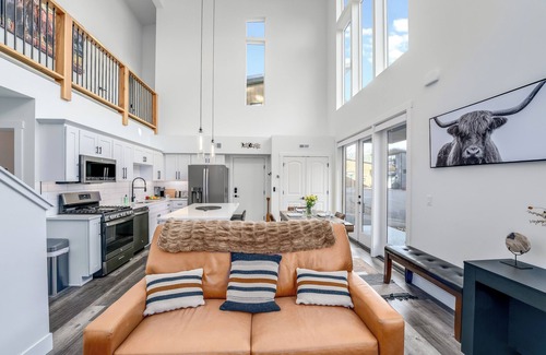 Whitefish House | Luxury Amenities with a Central Location to Downtown and Whitefish Mountain Resort