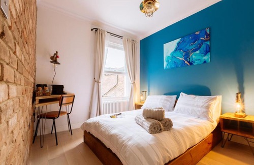 Kilburn House | Luxury and Bright bedrooms in Queens Park