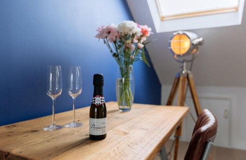 Kilburn House | Luxury and Bright bedrooms in Queens Park