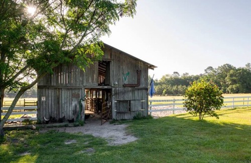 Live Oak House | Luxury and comfort Rv on a farm