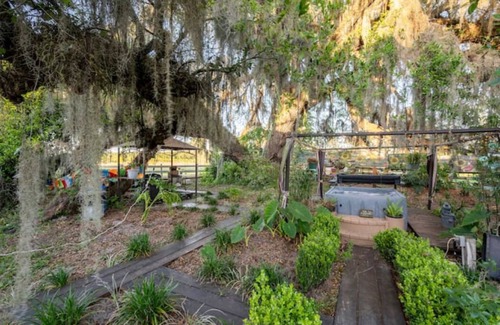 Live Oak House | Luxury and comfort Rv on a farm