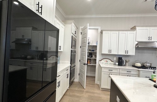 Arlington House | Luxury and Executive 4-bedroom house, Close to Blue Oval City