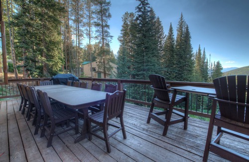 Breckenridge Heights House | Luxury and Light Mountain Escape