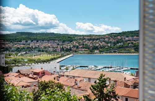 Koper Apartment | Luxury and modern designed holiday apartment by the beach, in the city center.