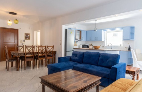 Alimos Apartment | Luxury and Spacious apt for 8 guests | New features April 2025