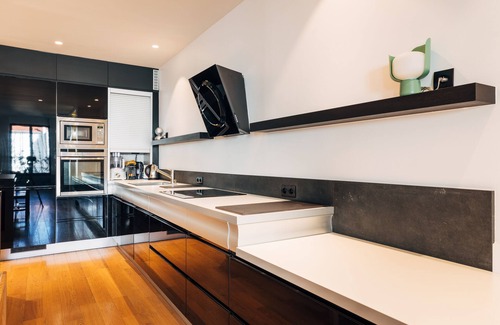 Necker Apartment | luxury and spacious newly renovated 3BR/2BA