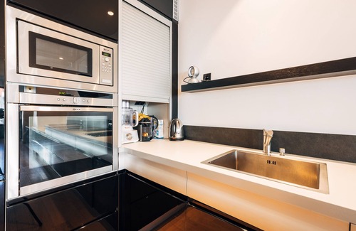 Necker Apartment | luxury and spacious newly renovated 3BR/2BA