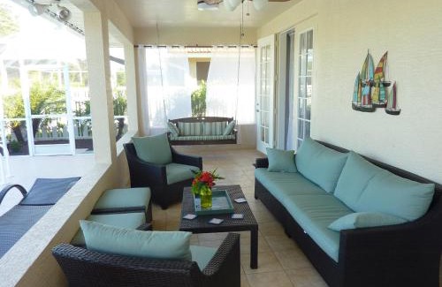 Naples Park Villa | Luxury and the beach