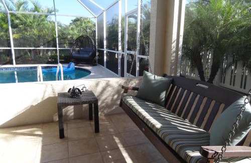 Naples Park Villa | Luxury and the beach